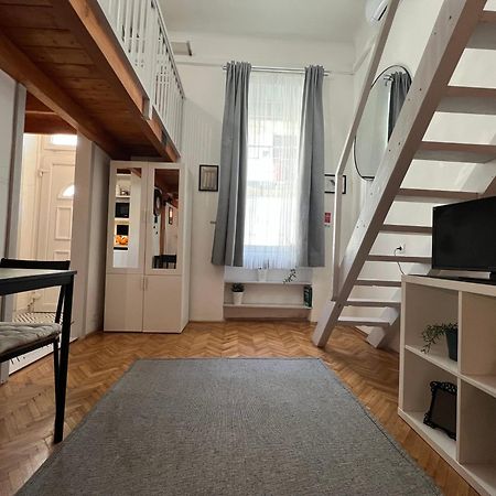 Lovely Little Loft Studio In The Heart Of Boedapest Buitenkant foto