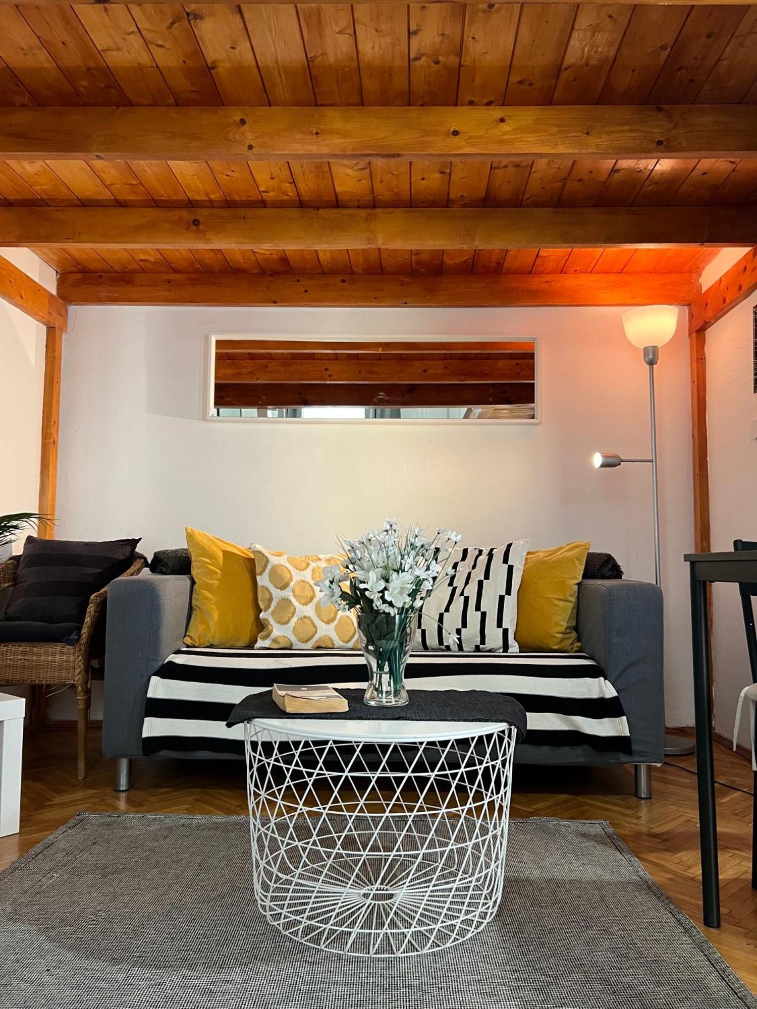 Lovely Little Loft Studio In The Heart Of Boedapest Buitenkant foto