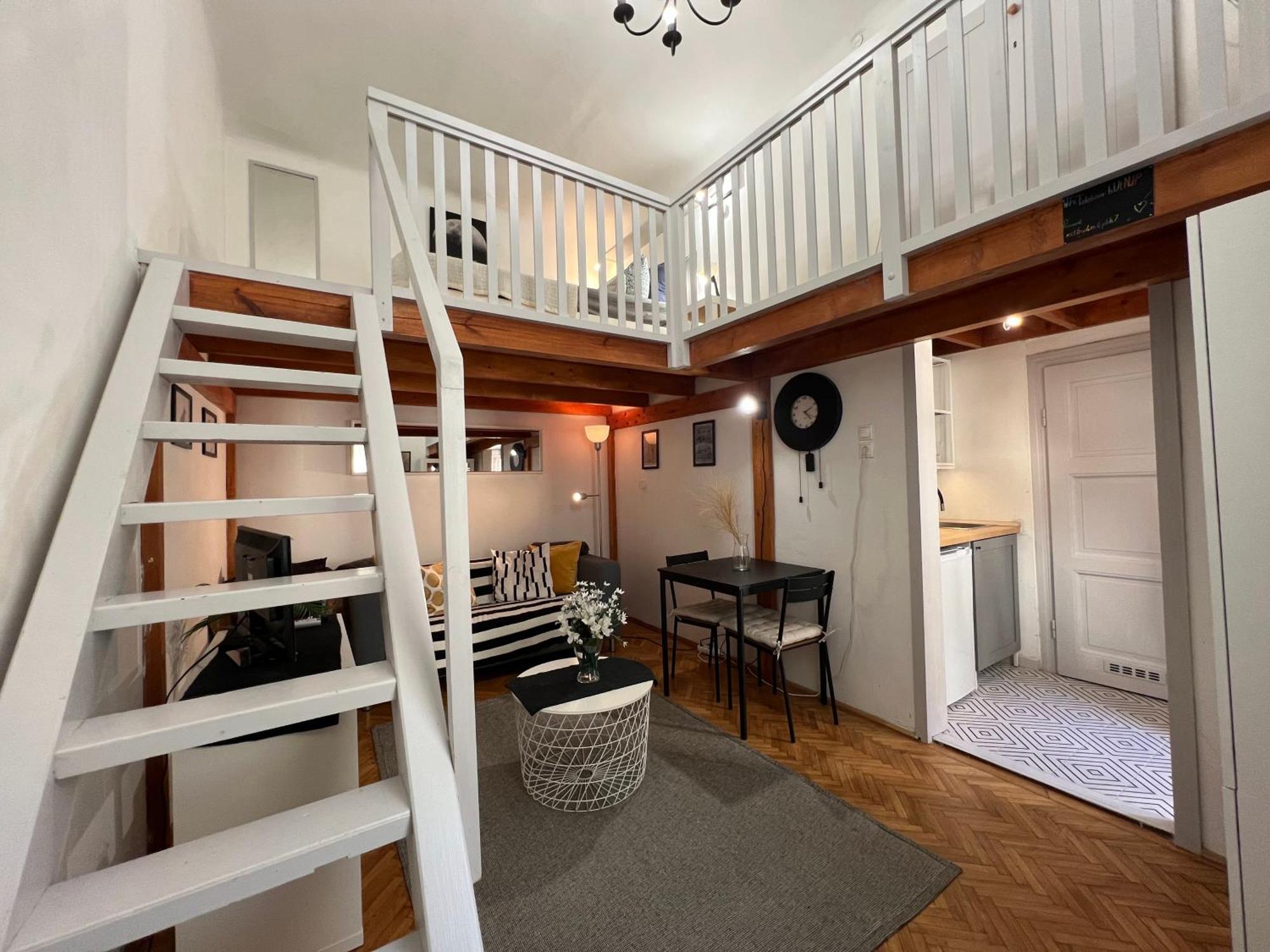 Lovely Little Loft Studio In The Heart Of Boedapest Buitenkant foto